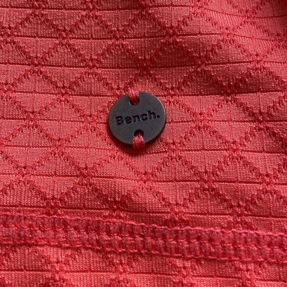 bench Cap Sleeve Geo Mesh Tee Red Orange Size Medium - Picture 8 of 13